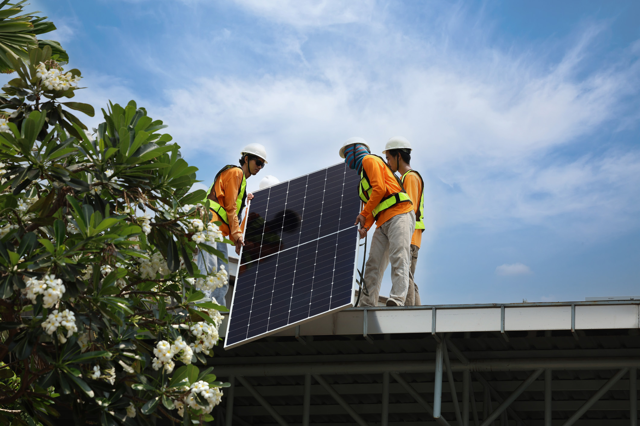 Proses Instalasi Solar Inverter